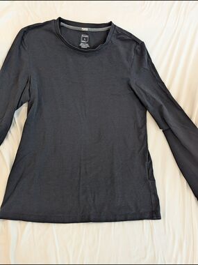 Proto101 Sustainable Wear Women's Long Sleeve Crew Neck